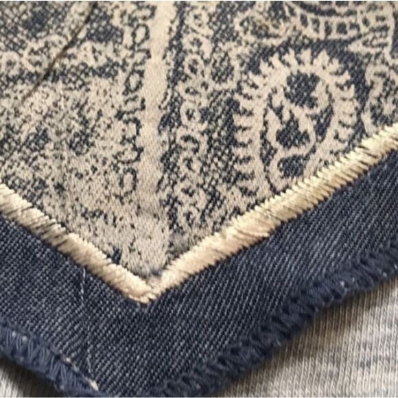 Style & Co. Women's Heart Trimmed Gray with Navy Casual Long Sleeve Pullover Top - Picture 12 of 14